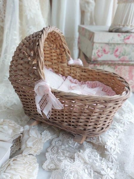 アンティークドールベッド - アンティークモール＆蚤の市情報サイト