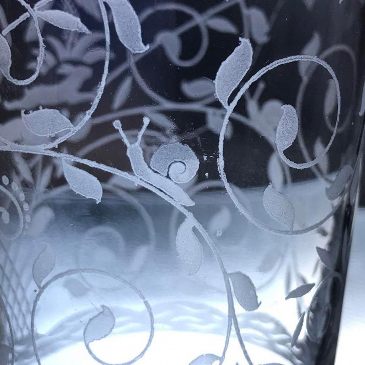 希少なアンティークバカラ製水ワイングラス豊かな表情の動物模様