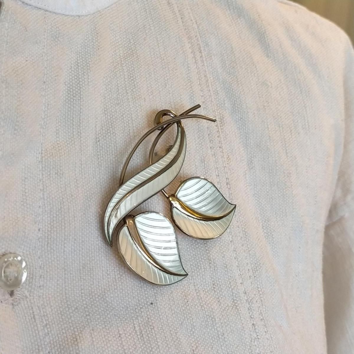 希少なノルウェー製アンティークシルバーブローチ Albert Scharning作