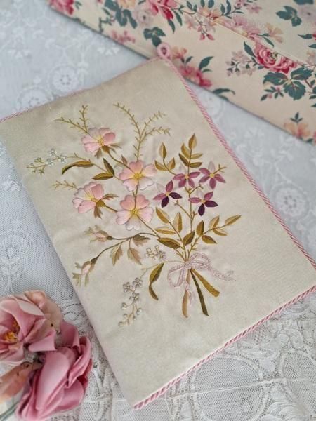 アンティーク刺繍ハンキーケース - アンティークモール＆蚤の市情報