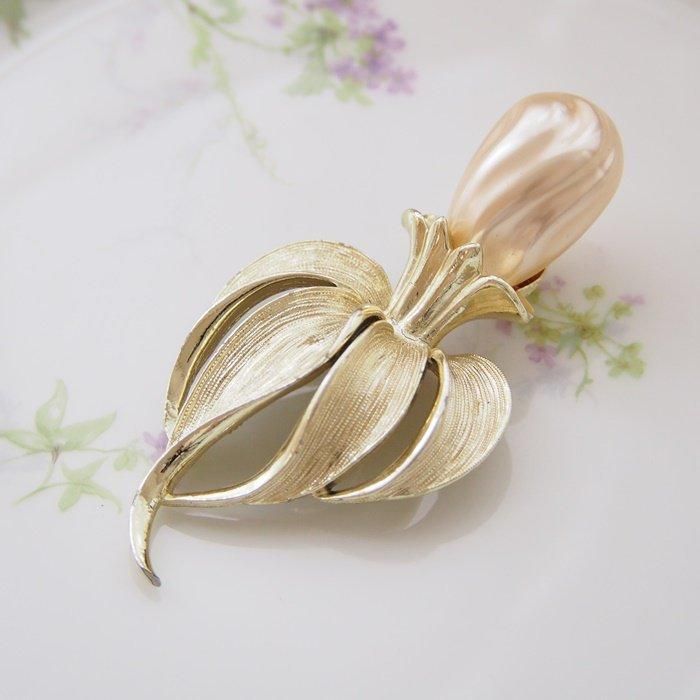 NOELSarah Coventry 葉のモチーフ ブローチ 10%オフ♪ NOELSarah