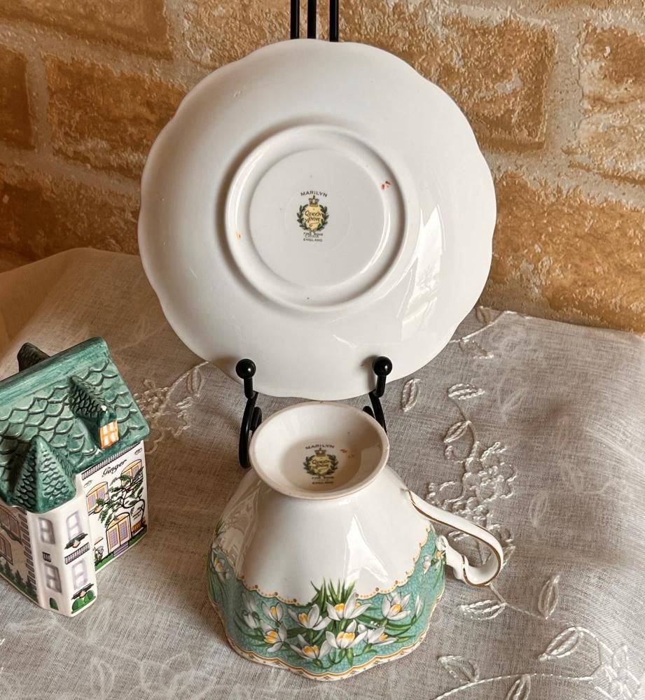 クイーンアン ティーカップ&ソーサー 英国製ヴィンテージ