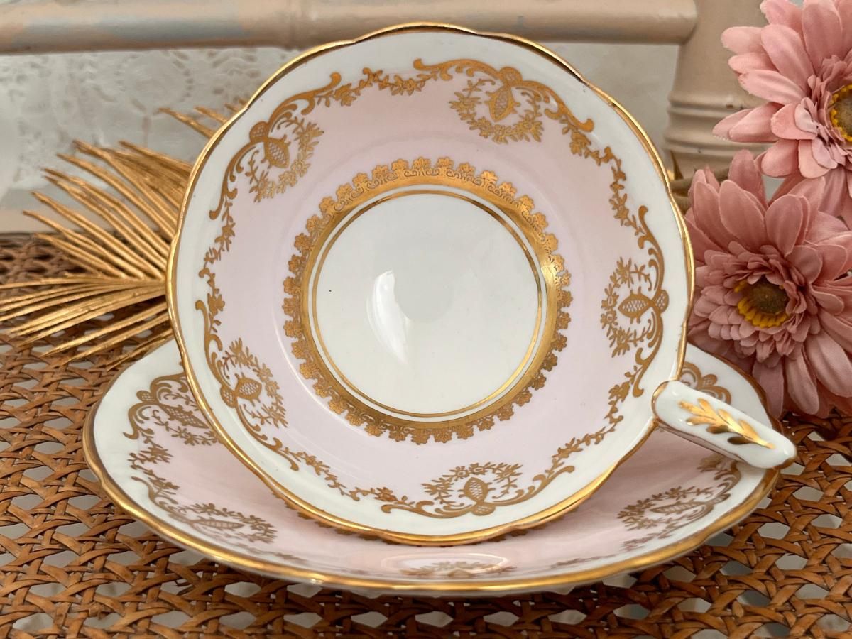 豪華なロイヤルスタッフォード 英国製ピンクゴールドカップ&ソーサー
