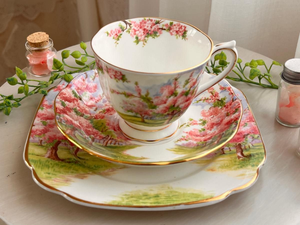 ♡ ロイヤルアルバート ブロッサムタイム トリオ カップ＆ソーサー