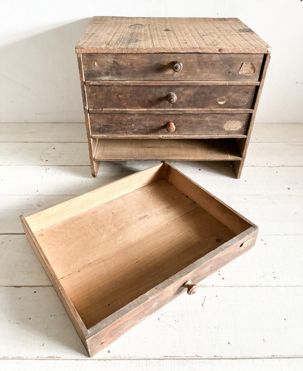 フランス製アンティークの小引き出し4ドロワー