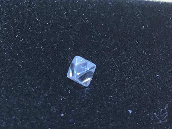 ダイヤモンド結晶（八面体結晶）☆0.23 天然 ダイヤモンド ソーヤブル