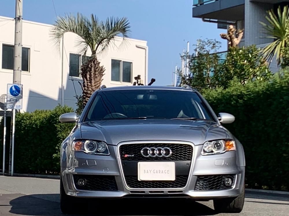 アウディ純正 RS4アバント B7型シルバー 1/18 アウディ純正 RS4