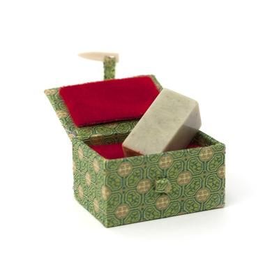 篆刻（フリー）1.5cm【青田石 / 印箱付き】 - 書道用品、墨、墨液、紙