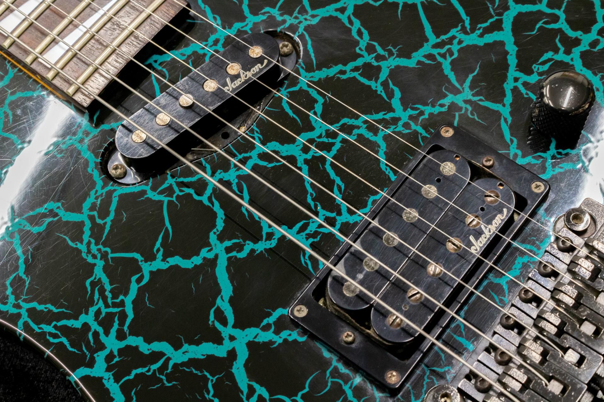 Charvel ディンキーブルークラックルシャークインレイフロイドローズ