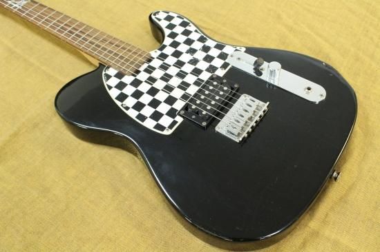 Squier Avril Lavigne Telecaster - Geek IN Box