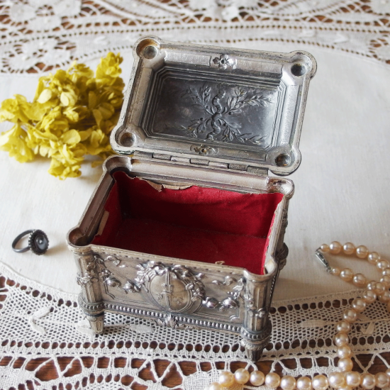 アンティーク ジュエリーボックス | フランス シルバープレート リボン