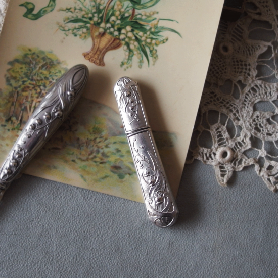 フランスアンティーク | すずらん シルバープレート製のニードルケース