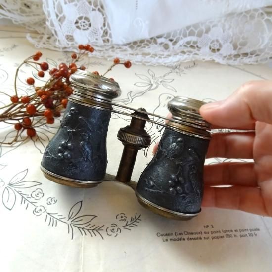 フランスアンティーク | 鳥と木の実のオペラグラス 真鍮とメタルの