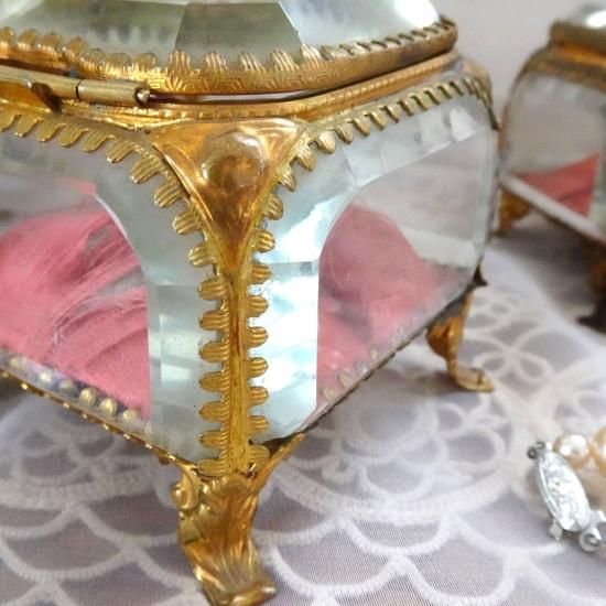 ⚫︎フランスアンティーク⚫︎美しいオルモル調装飾 厚ガラスの