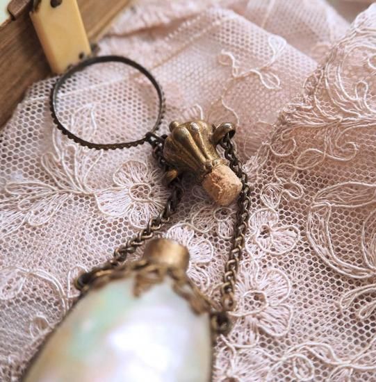 Amazon.co.jp: アンティーク香水の飾り瓶 15ML蝶カバー香水瓶