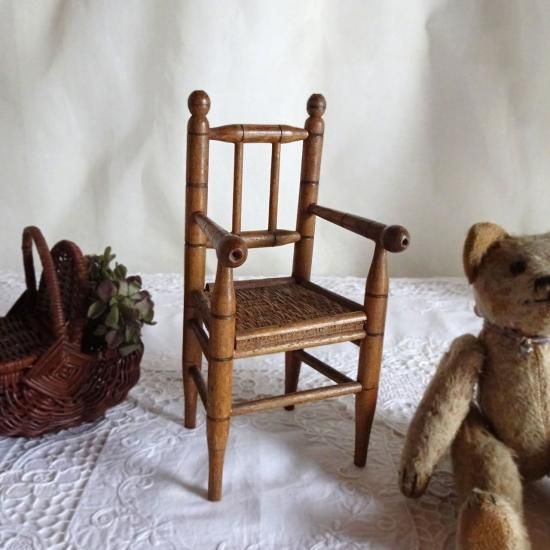 フランスアンティーク ドールチェア ① ローズマダー ラタン 曲線が