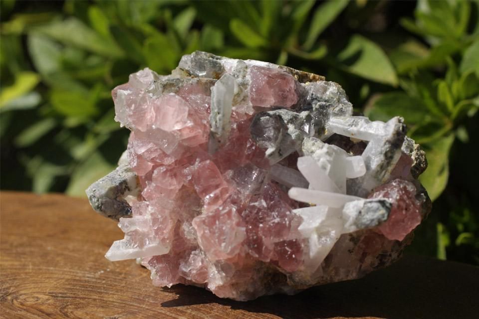 必見*内モンゴル産のピンクフローライト♪水晶共生♪ - 天然石