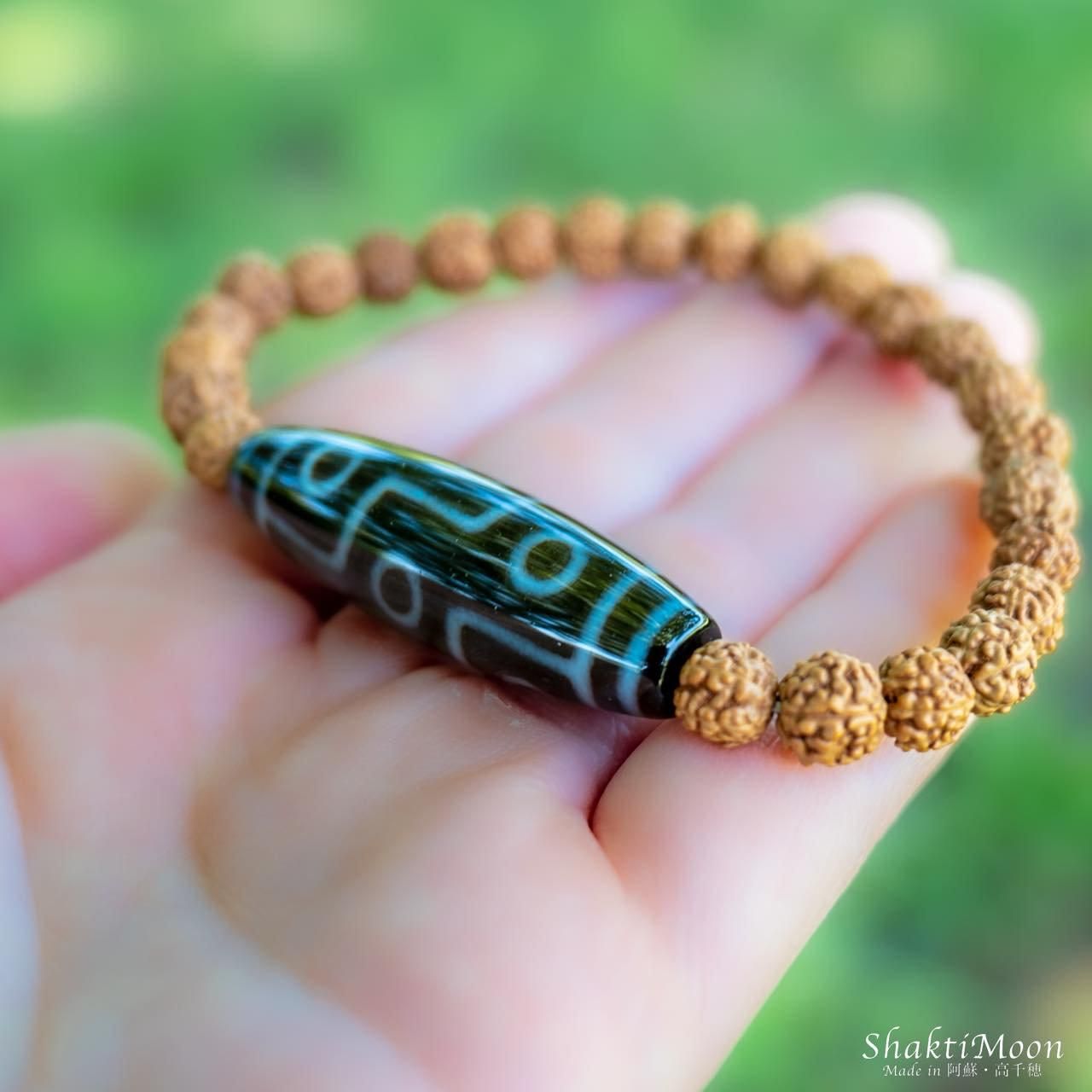 九眼天珠 最強の天珠 潜在能力 利益 能力 権力 瞑想 修行 願望実現