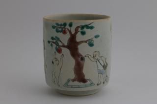 北井真衣さんアニマルセラピー壺九谷焼