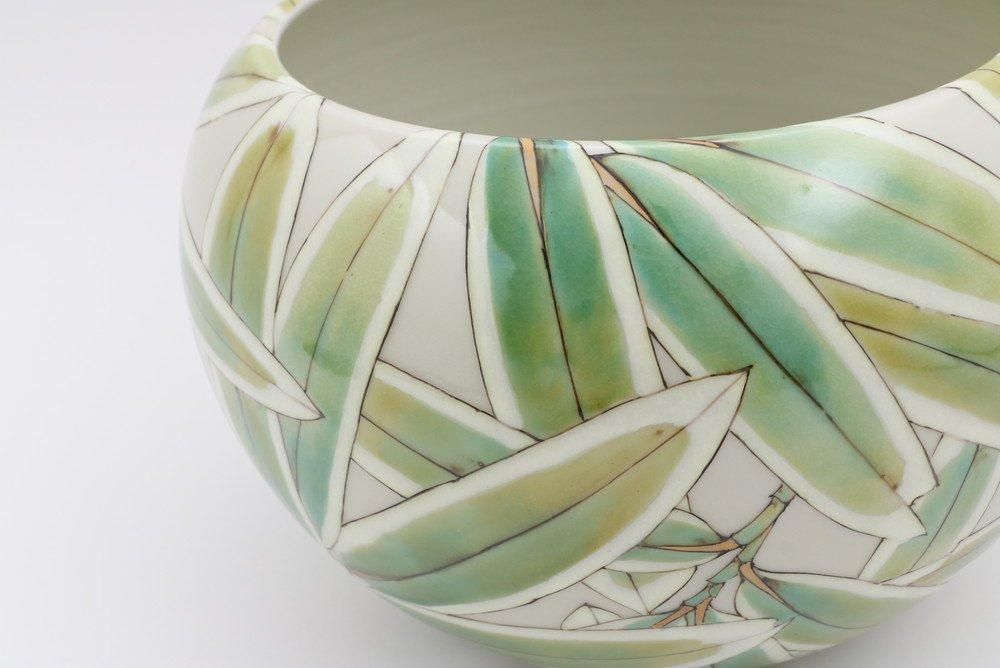 水指 笹 - 石川の伝統工芸 九谷焼作家通販サイト｜ギャラリー結