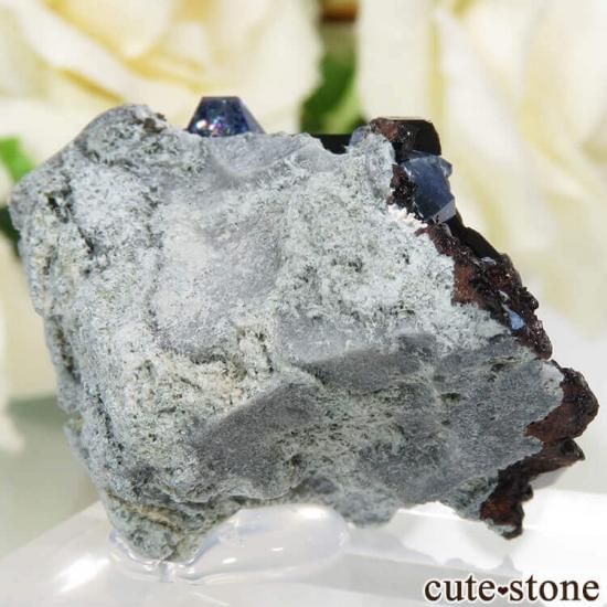 カリフォルニア産 ベニトアイト＆ネプチュナイトの母岩付き結晶（原石