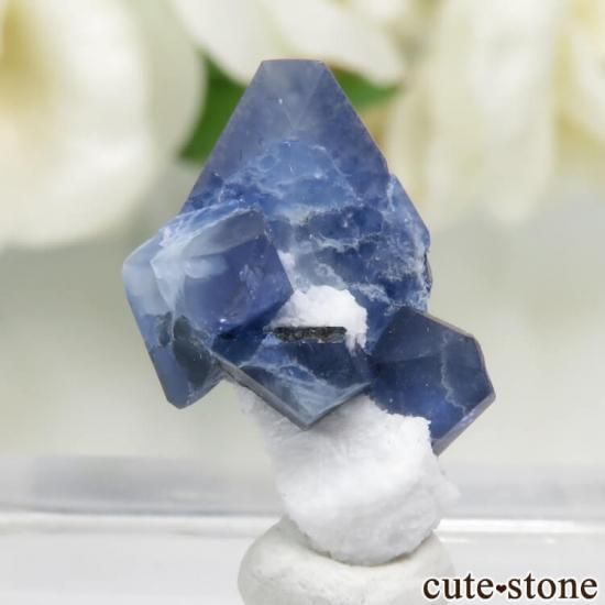 カリフォルニア産 ベニトアイトの母岩付き原石 No.88 - cute stone -