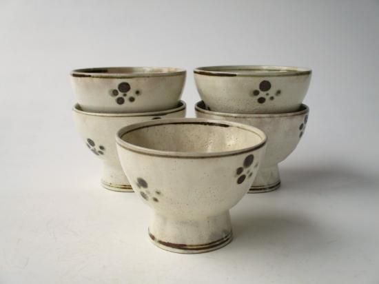 梅花文 汲出茶碗 5客入り (共箱)虎渓山 水月窯 - 茶道具販売 栗林園