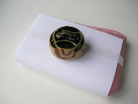 織部 ハジキ香合 (共箱)松本鐵山 - 茶道具販売 栗林園