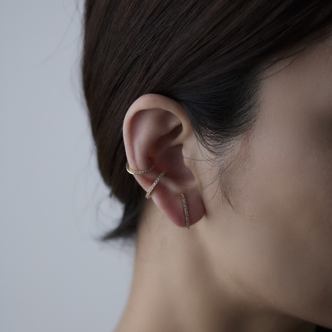 Hirotaka（ヒロタカ) Gossamer Diamond Short Bar Earring