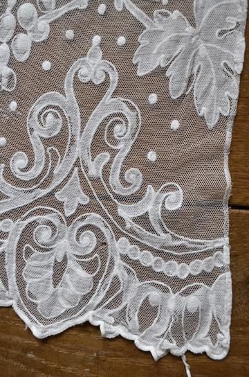 1800年代 キャリックマクロスレース精緻なカットワーク&ニードル刺繍