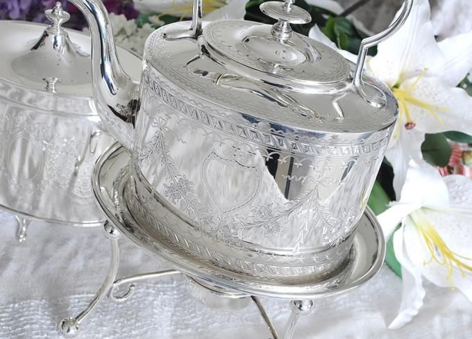 英国アンティークシルバー【シルバープレート】リボンのティーケトル