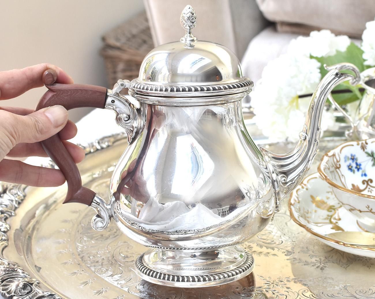 英国】 エドワーディアン ティーポット 【シルバープレート】 英国銀器