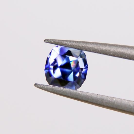 アメリカ,サンベニト産ベニトアイト 0.47ct - IRODORI STONE