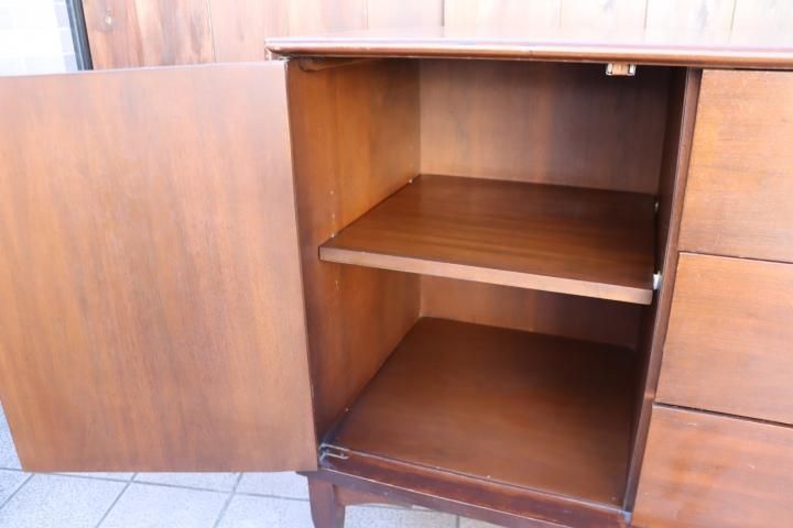 アメリカDREXEL HERITAGE(ドレクセルヘリテイジ)社のウォールナット材