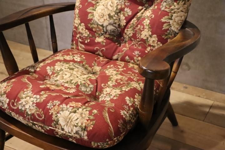 飛騨高山の家具メーカーキツツキマークの