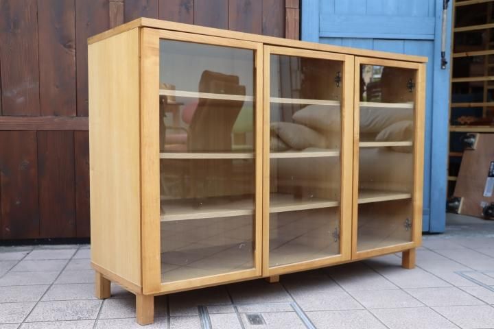 人気の無印良品(MUJI)のタモ材を使用した木製キャビネット・大/タモ材