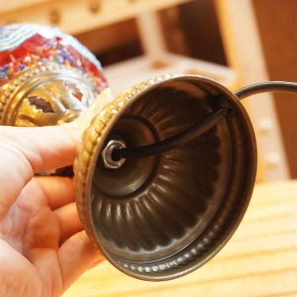 台湾製のアジアンランプです！色とりどりの鮮やかな光を放つライト