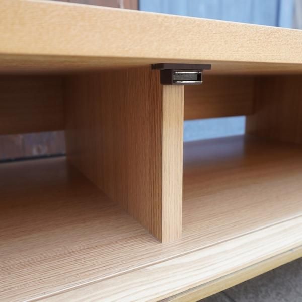 人気の無印良品(MUJI)のタモ材を使用したTVボードです。ナチュラルな