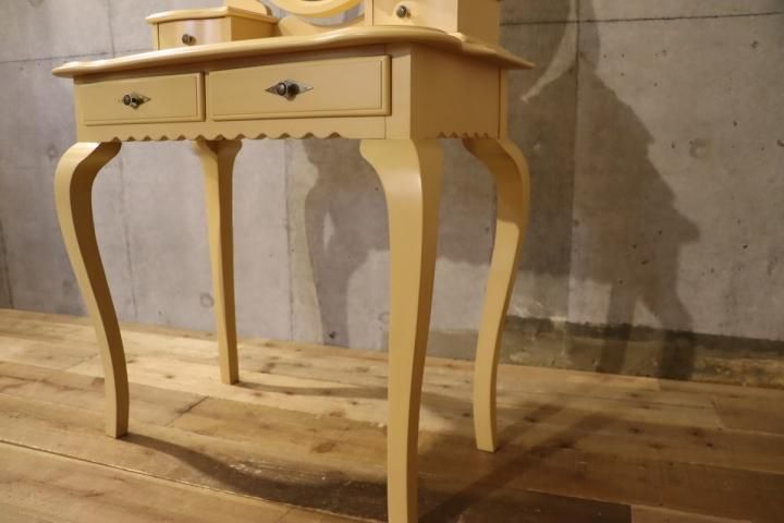 IDC OTSUKA(大塚家具)取り扱いブランドLYNN HOLLYN(リンホーリン)の