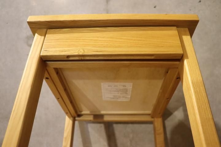 無印良品(MUJI)の人気のタモ材 サイドテーブルです！無垢ならではの