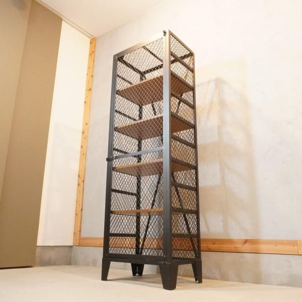 CRASH GATE(クラッシュゲート)のカーゴロッカーキャビネットです