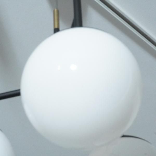 unico(ウニコ)のBliss(ブリス)3灯ペンダントランプ。しっとりとした