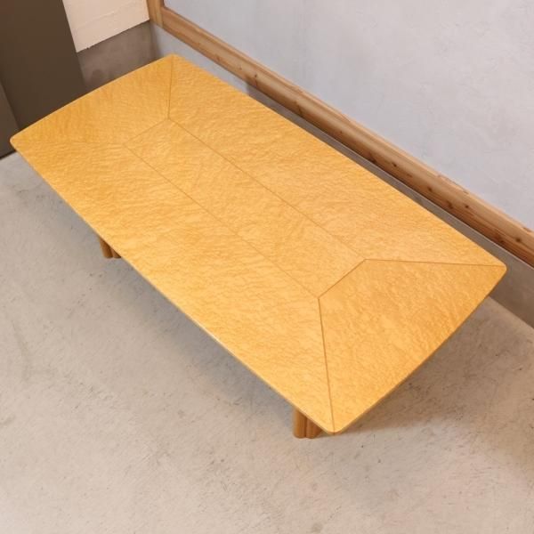 府中家具の稀少なバーズアイ・メープルを使用した高級感のあるセンター