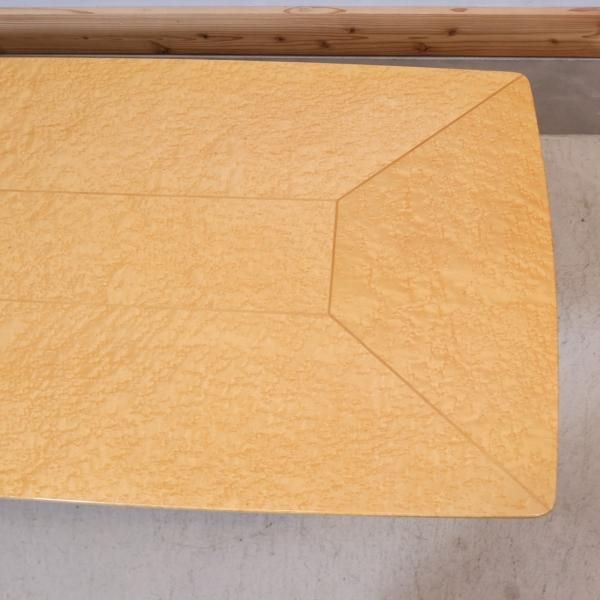 府中家具の稀少なバーズアイ・メープルを使用した高級感のあるセンター