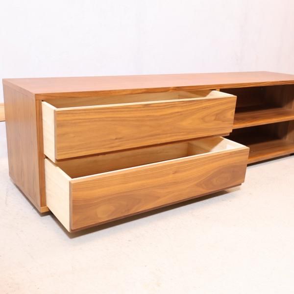 人気の無印良品(MUJI)のウォールナット材 スタッキングキャビネット