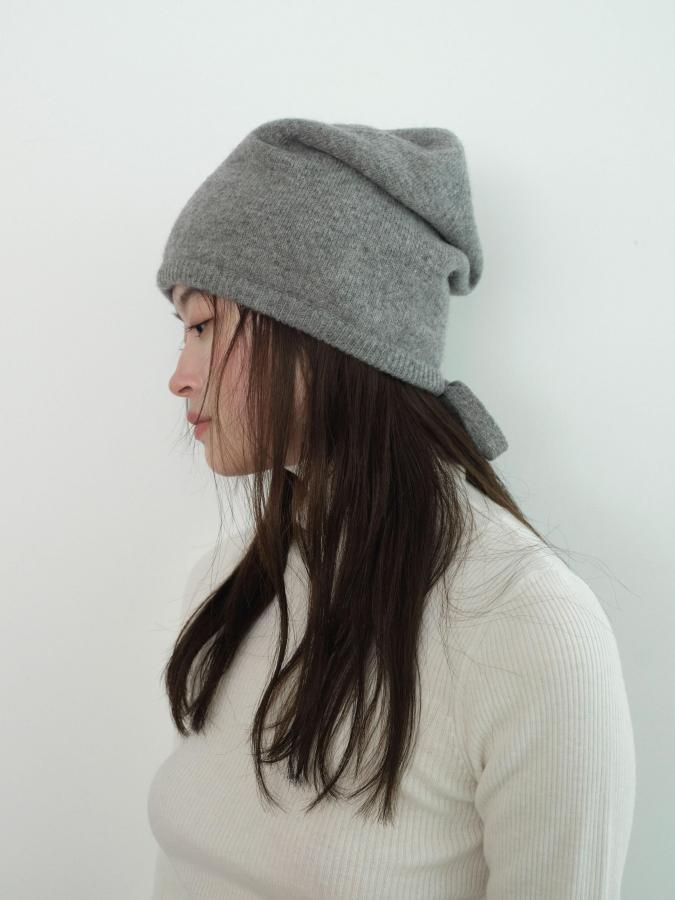 Backtail Knit Beanie - ROSARYMOON OFFICIAL WEB STORE