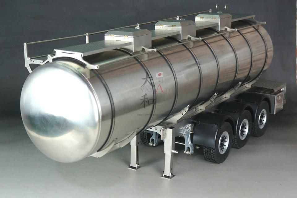 タミヤ 1/14 ステンレス3軸タンクトレーラー