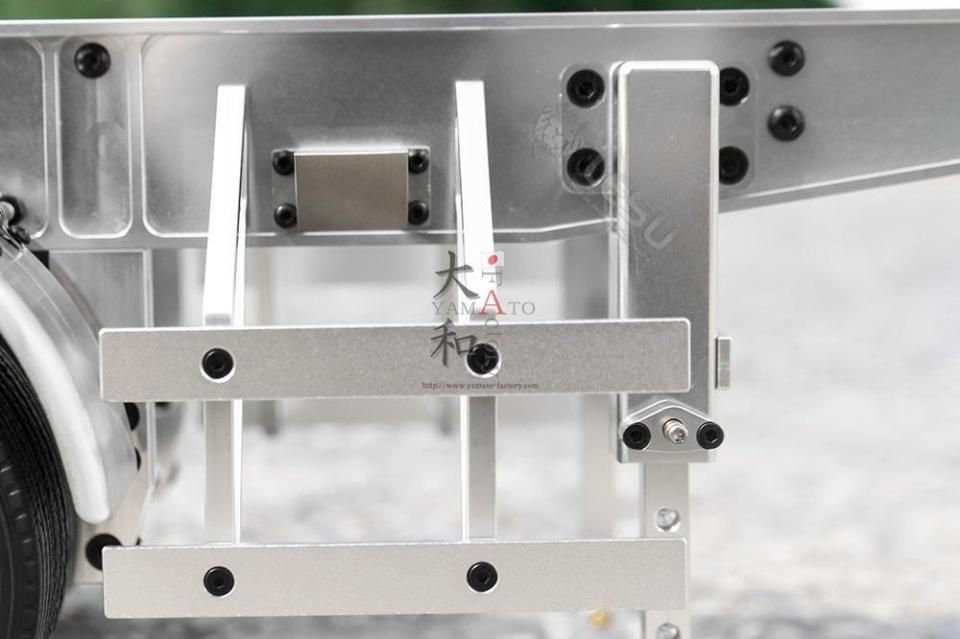 タミヤ1/14 20ftコンテナ積載用セミトレーラー