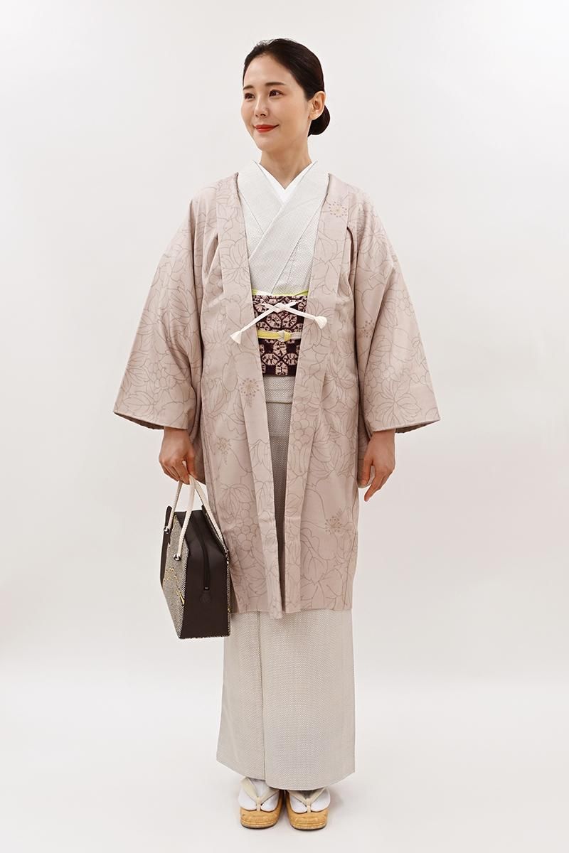 銀座【E-2303】白山工房製 牛首紬地 羽織 淡い灰桜色 葡萄の図(証紙付