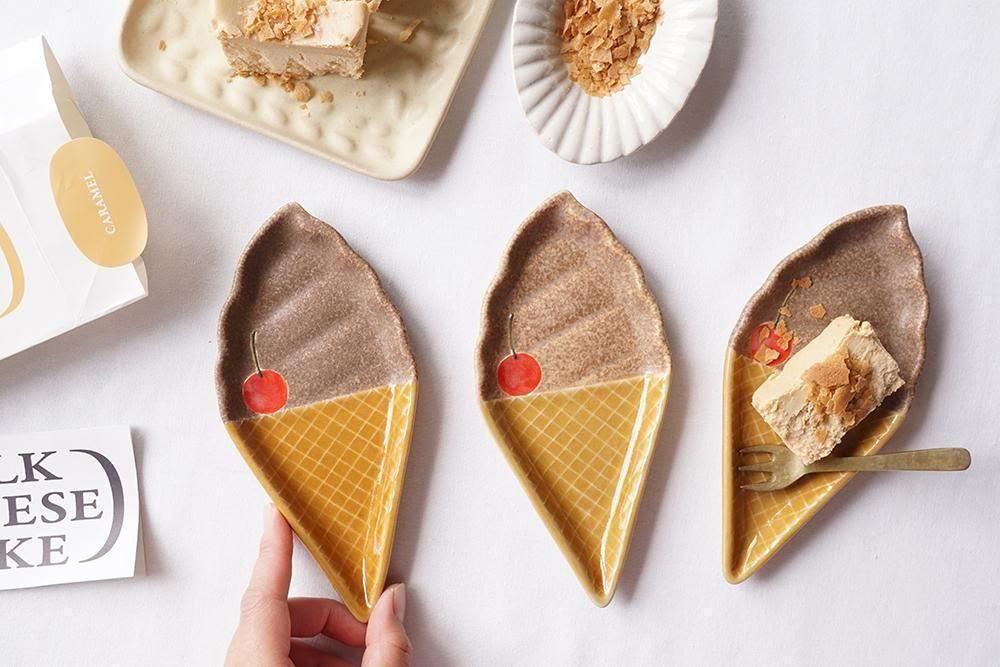 ヤ22 テディベア小皿 水色ハート - 益子焼の小さな窯元「よしざわ窯